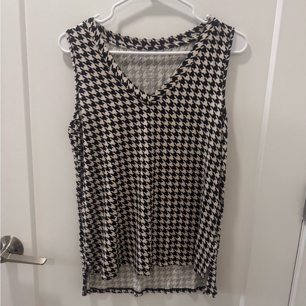 Houndstooth Sleeveless Top - Black and White size large